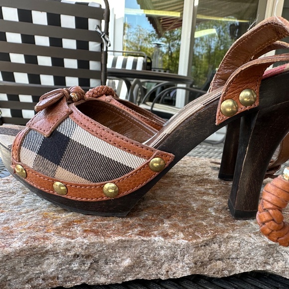 Burberry sandals - Picture 2 of 4